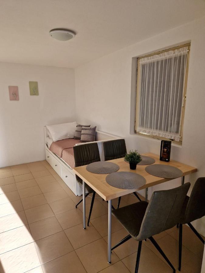 Apartment Misic Ртина Екстериор снимка