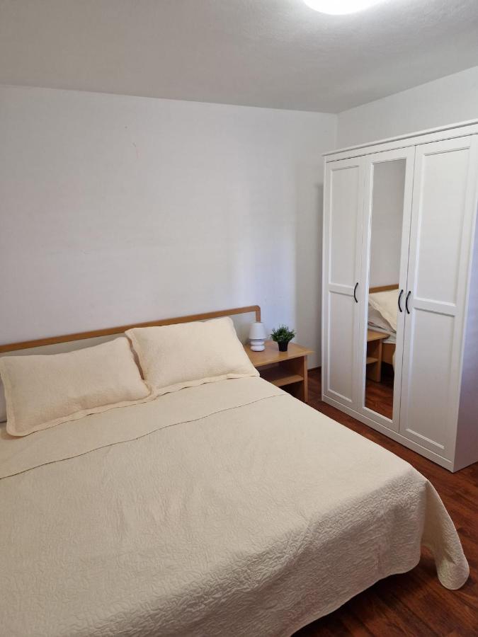 Apartment Misic Ртина Екстериор снимка