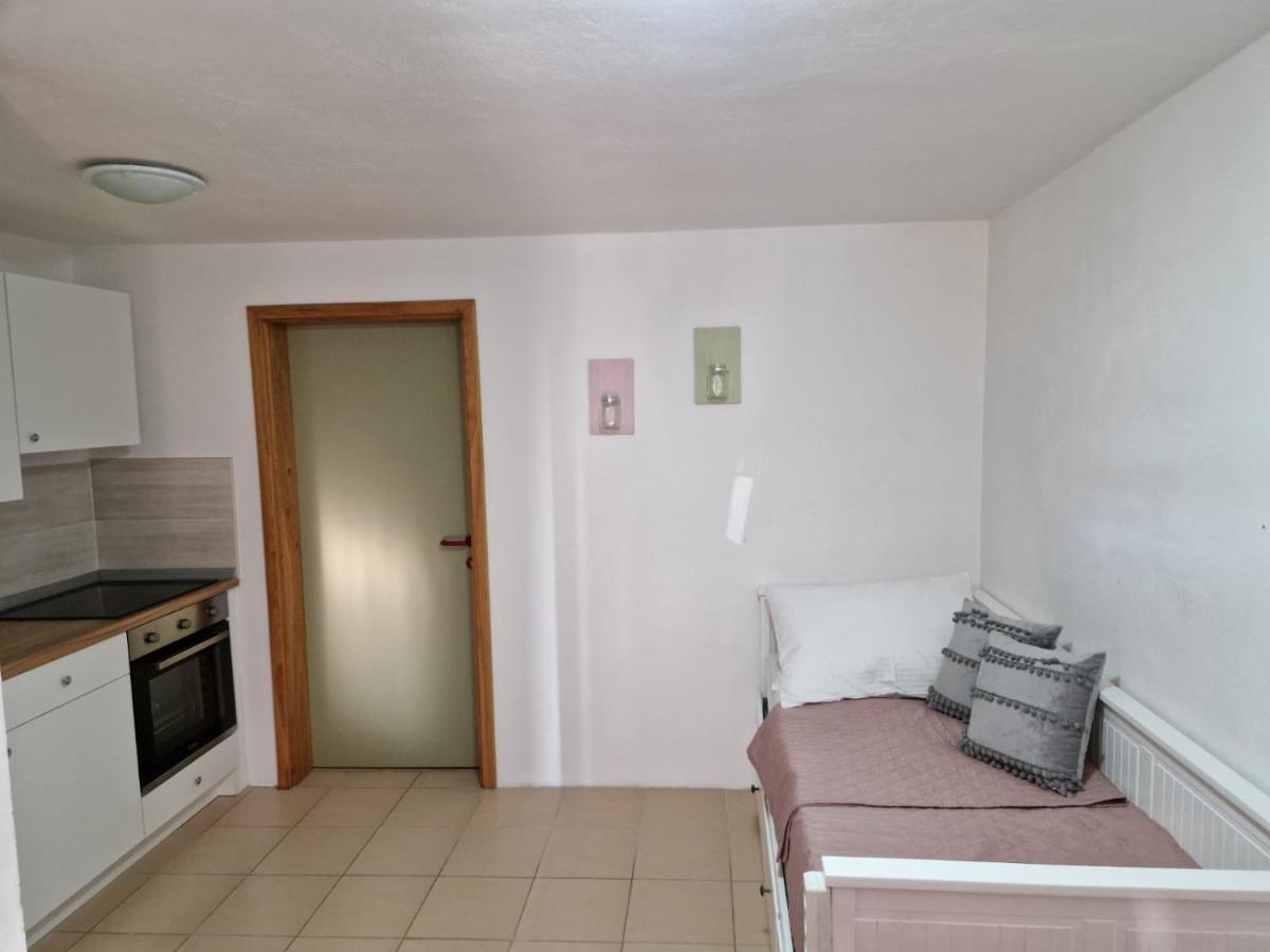 Apartment Misic Ртина Екстериор снимка