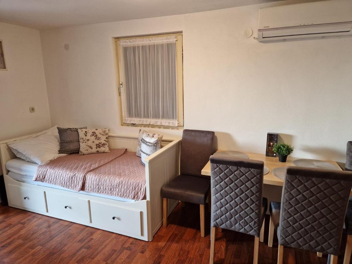 Apartment Misic Ртина Екстериор снимка