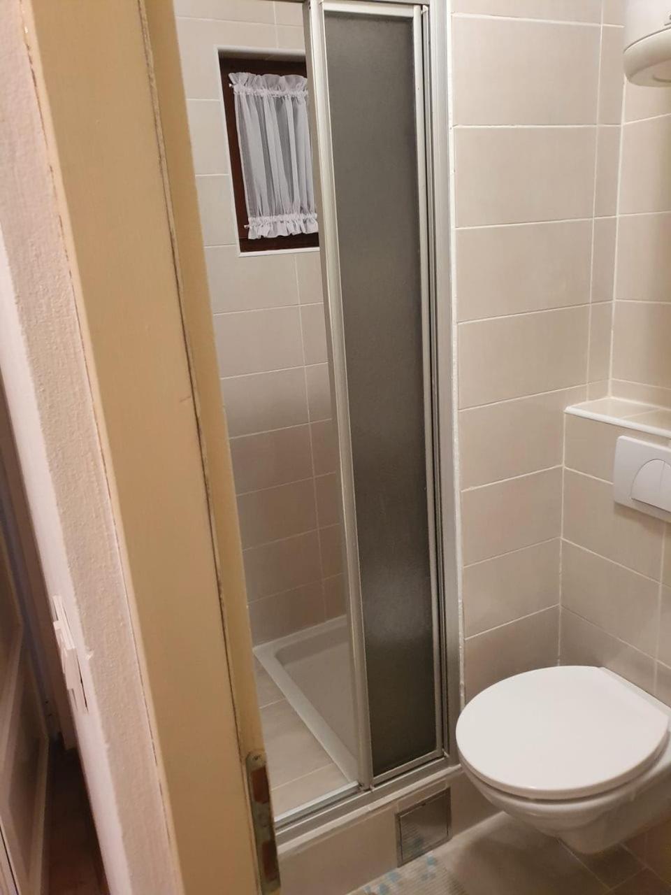 Apartment Misic Ртина Екстериор снимка