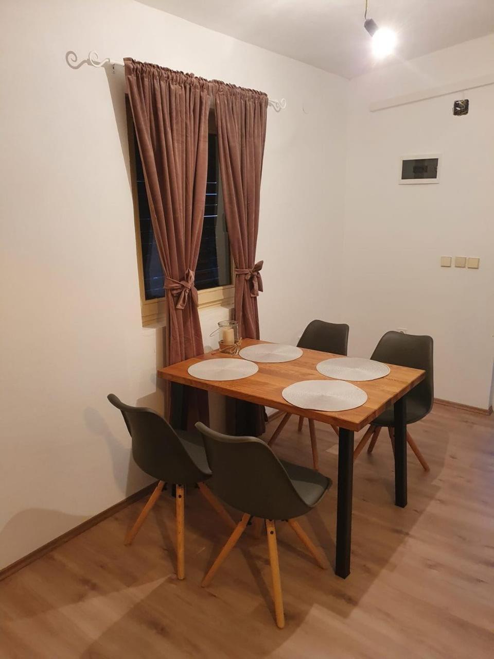 Apartment Misic Ртина Екстериор снимка