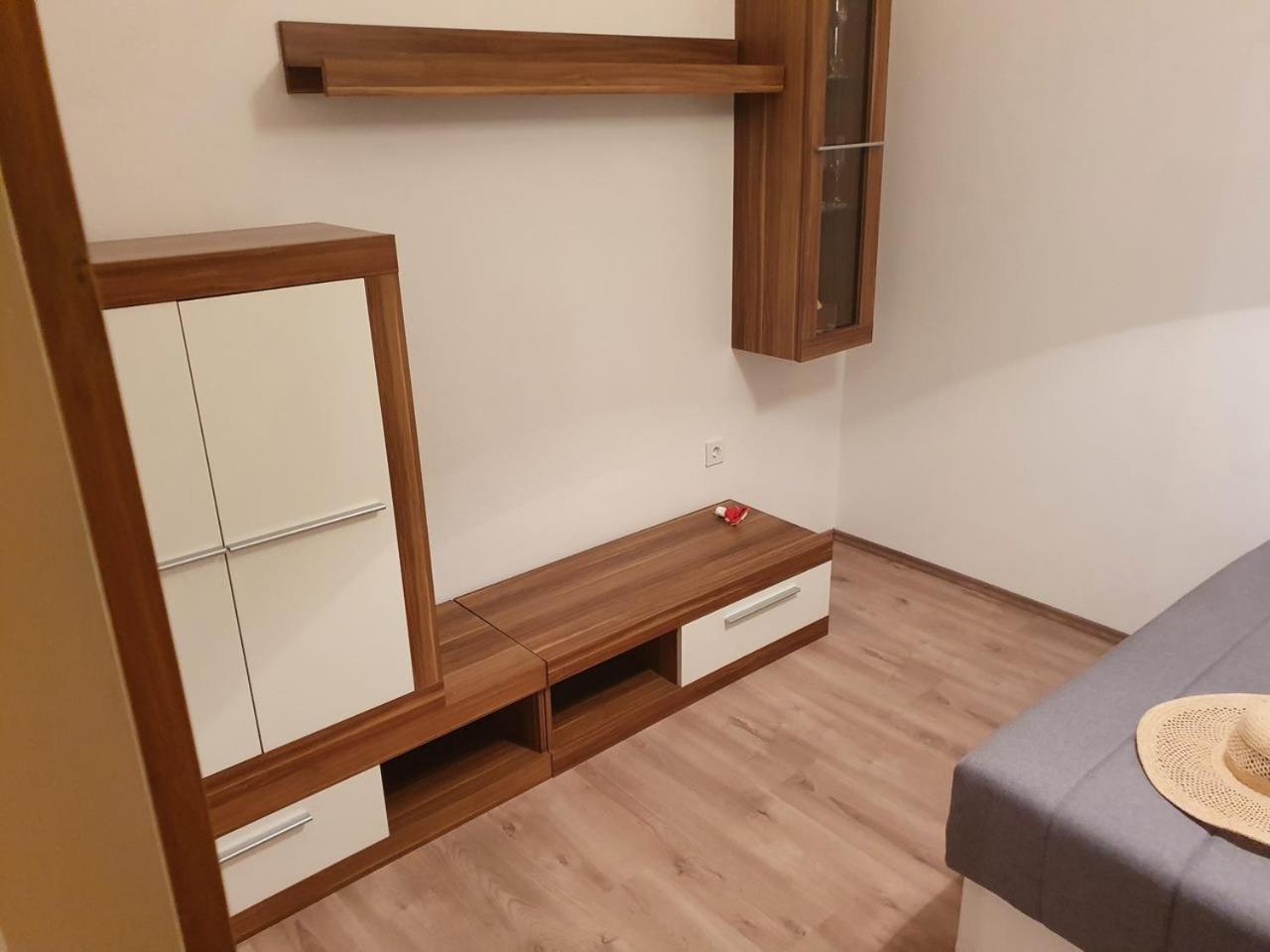 Apartment Misic Ртина Екстериор снимка