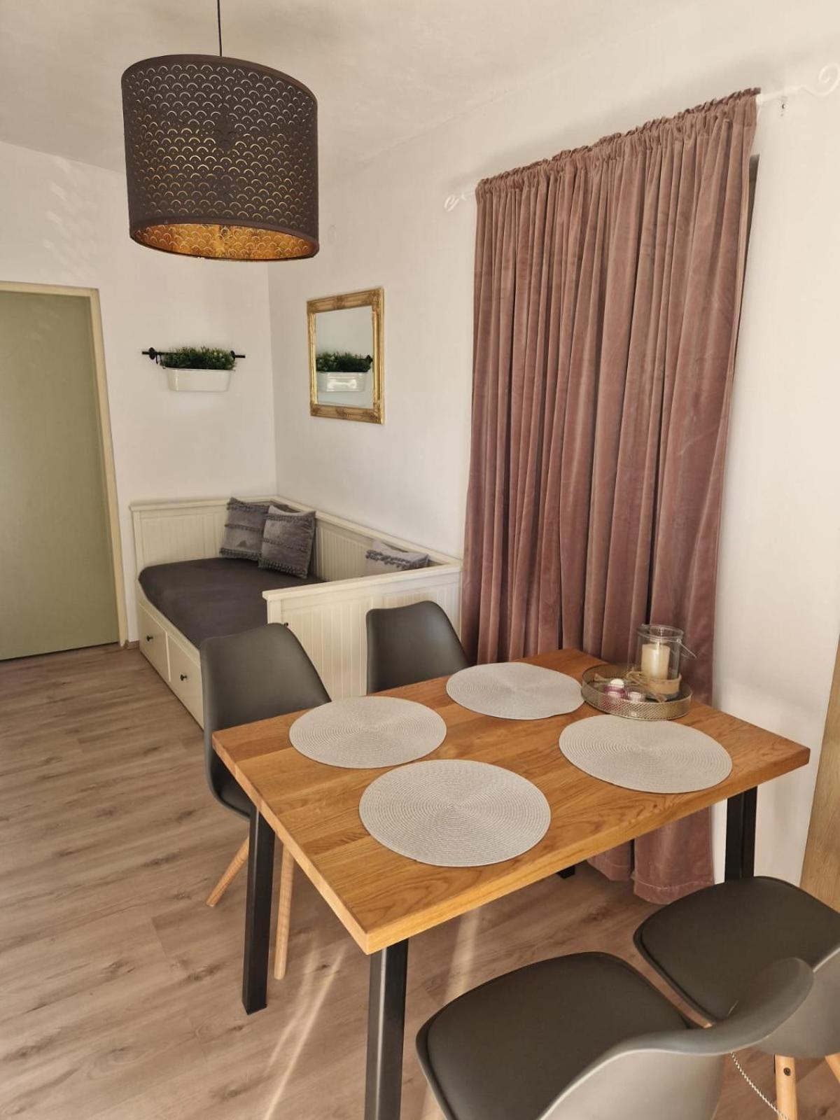 Apartment Misic Ртина Екстериор снимка